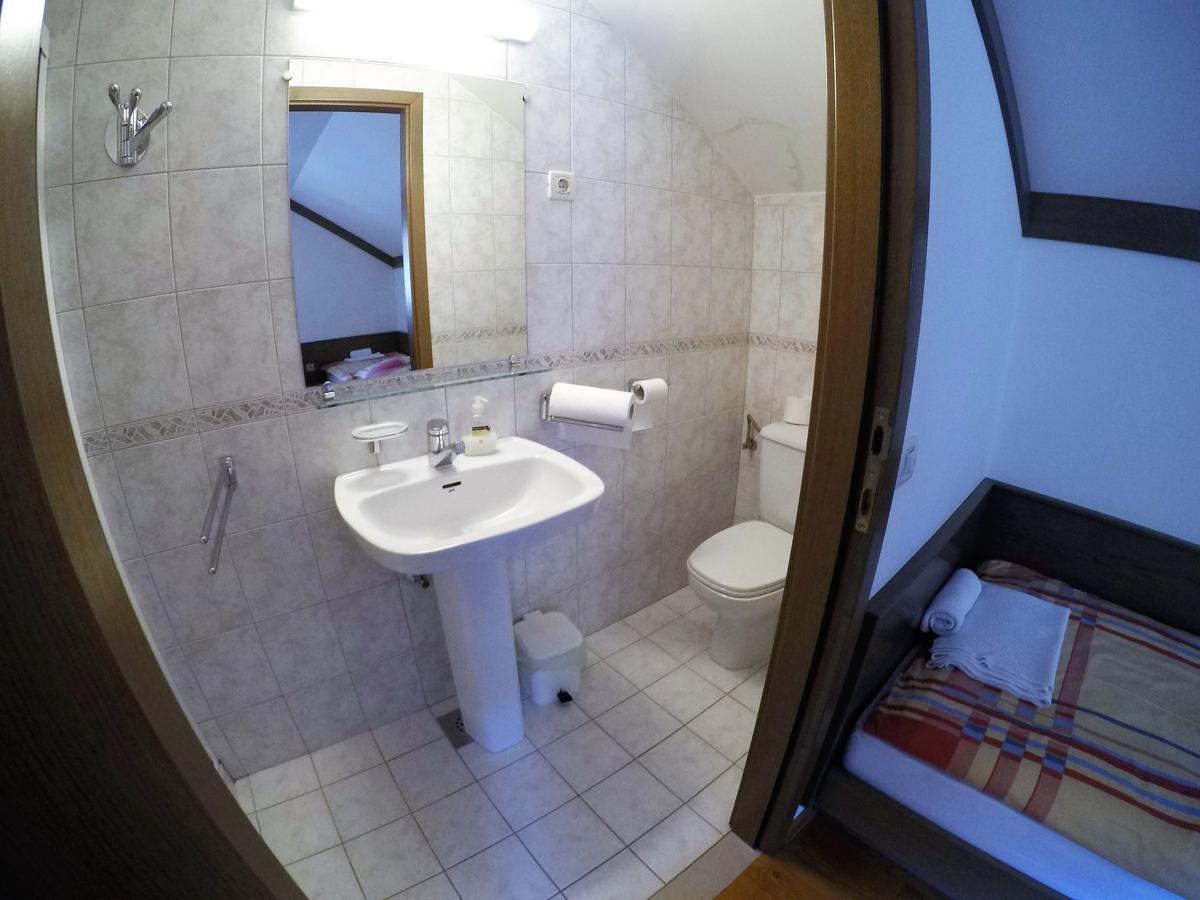 Karami Mountainhouse Bed & Breakfast Trzic Exterior photo