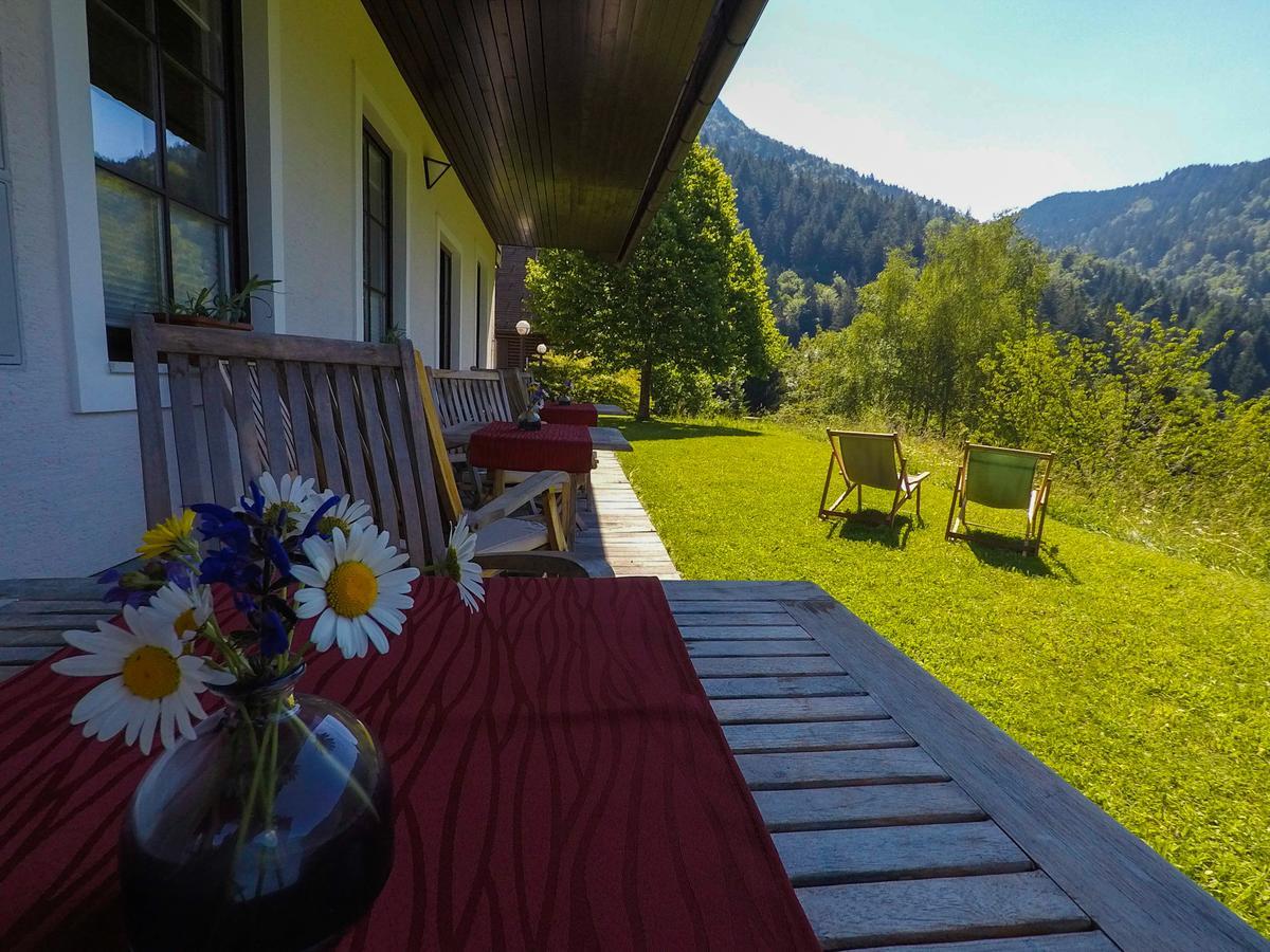 Karami Mountainhouse Bed & Breakfast Trzic Exterior photo
