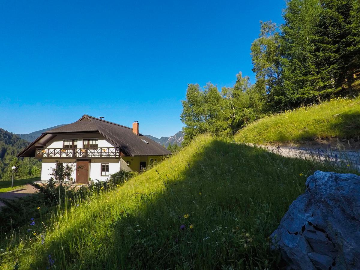 Karami Mountainhouse Bed & Breakfast Trzic Exterior photo